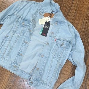 NEW Levi’s denim jacket w/ painted back detail